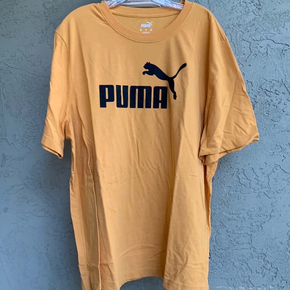 🌸🌸 3/$20 Puma t shirt